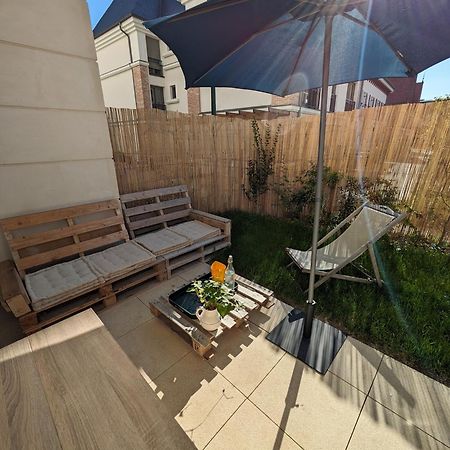 Appartement De Standing Avec Jardin Clamart Exteriör bild