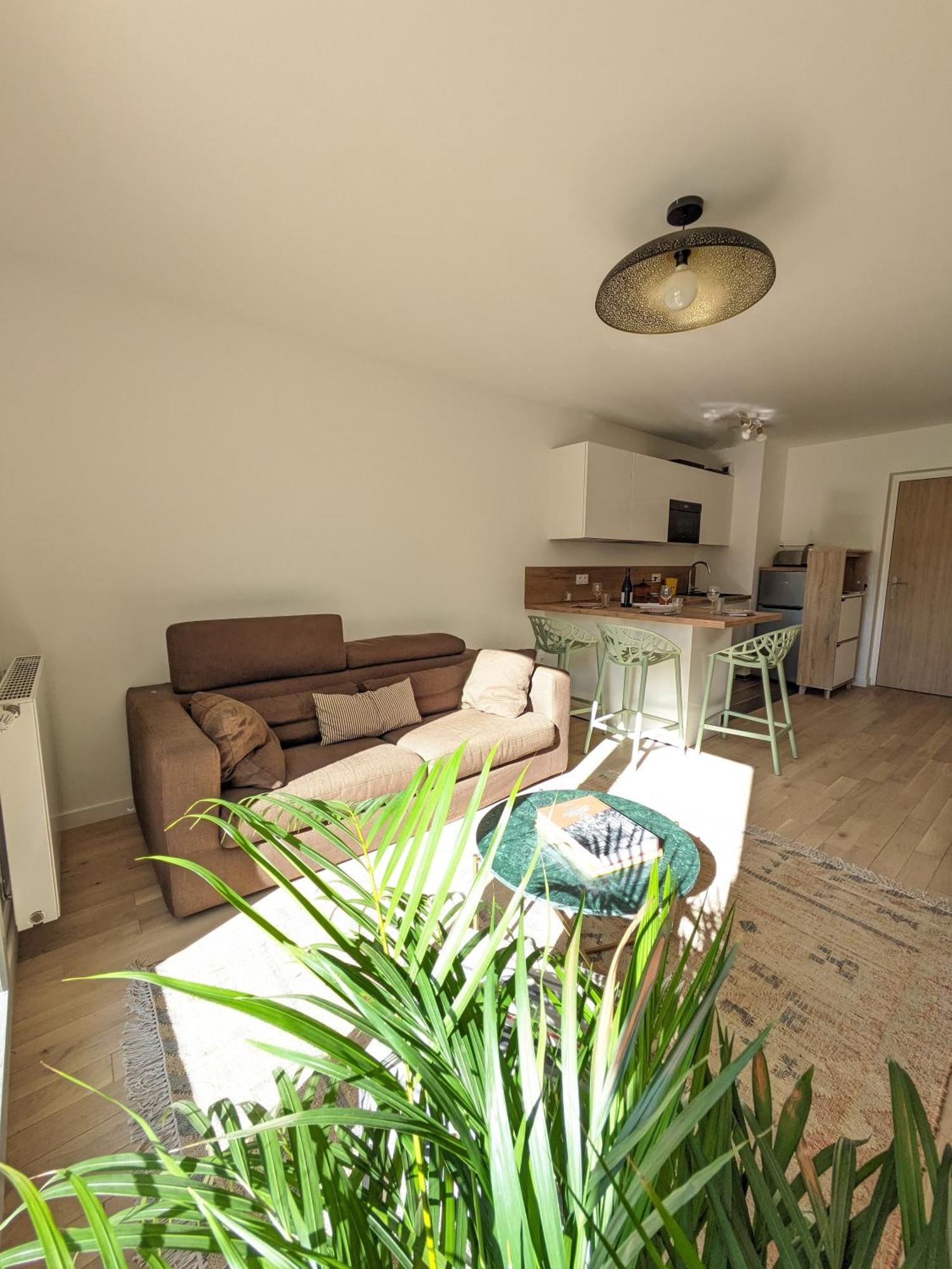 Appartement De Standing Avec Jardin Clamart Exteriör bild